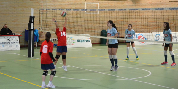 Encuentro entre el Voleibol Concepción Arenal (Infantil) y Carmelitas